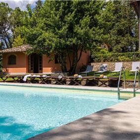 8 Bedroom Villa with Pool near Certaldo, Tuscany, Sleeps 14 - 15